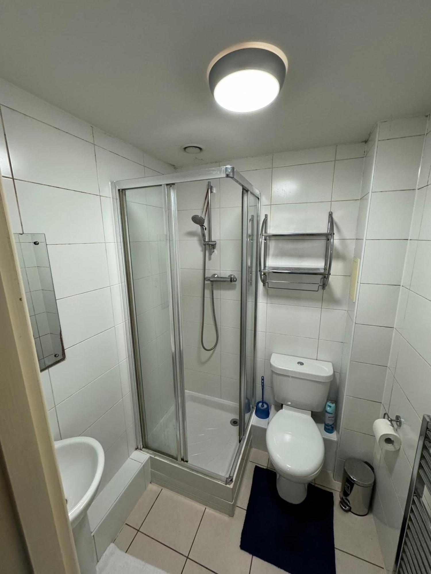 London Gateway Get-Away Apartment Hounslow Bagian luar foto