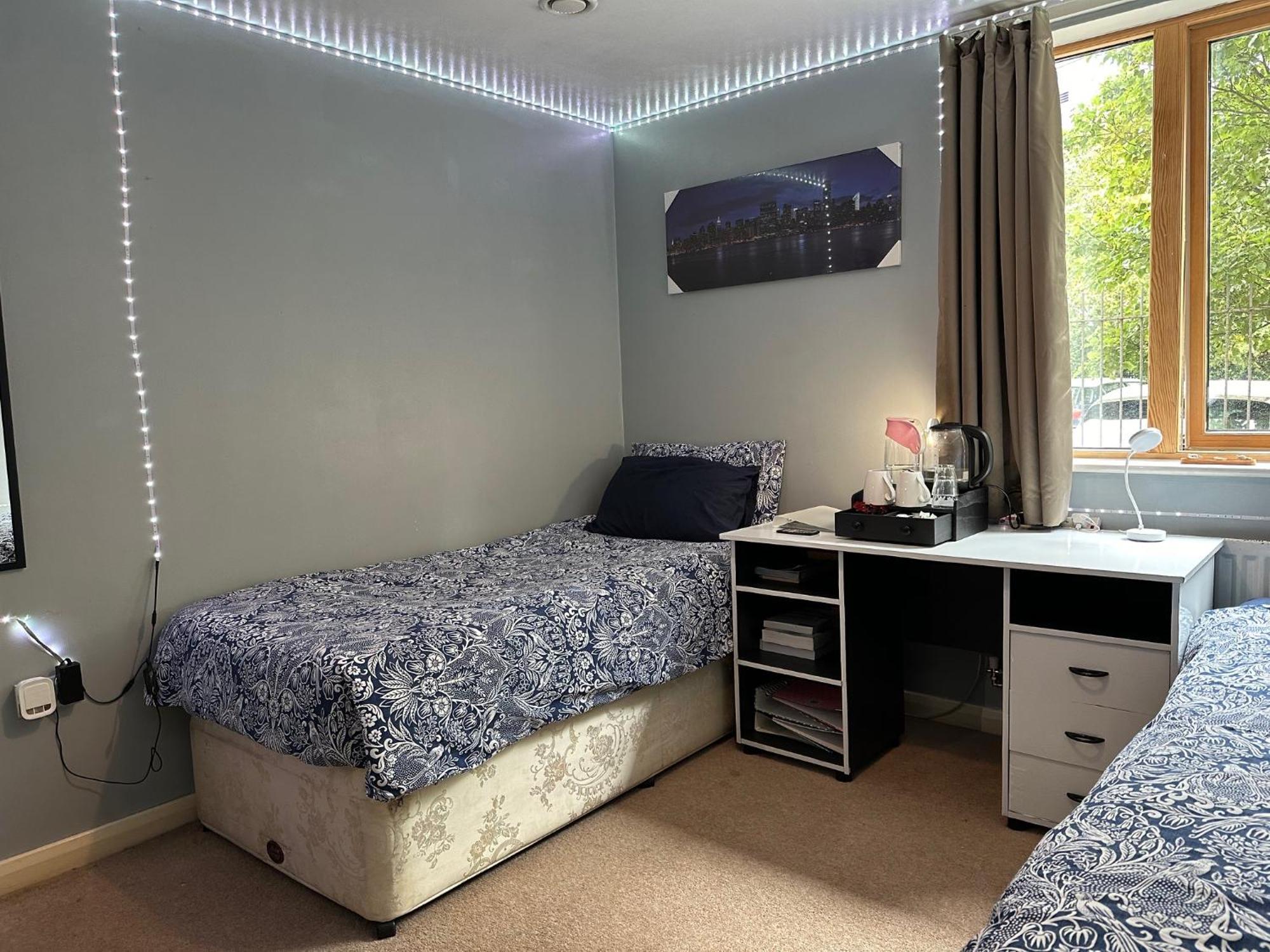London Gateway Get-Away Apartment Hounslow Bagian luar foto